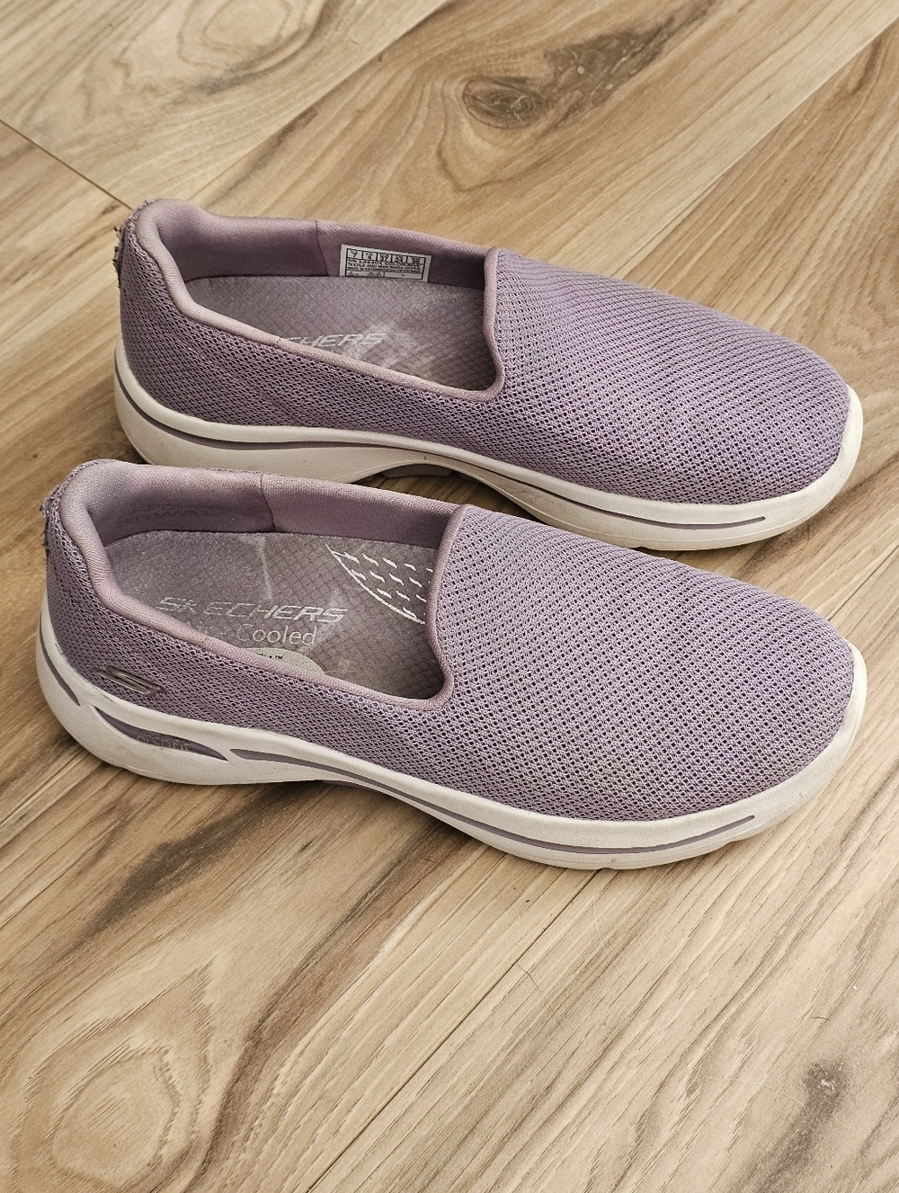 Skechers Arch Fit Air Cooled Go Walk Greatful Walking Shoes Womens    Size 7